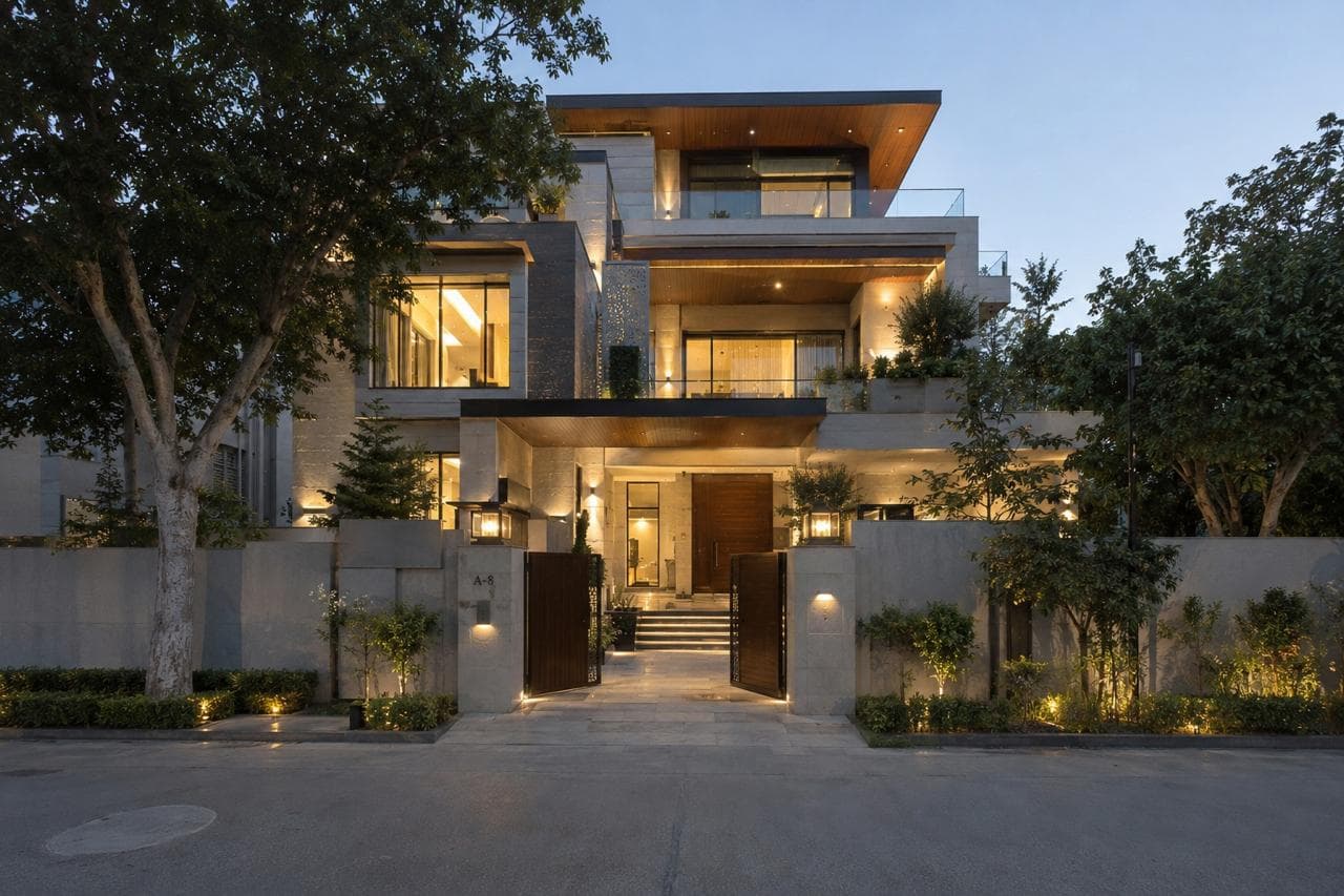Corner Bungalow in GK-1